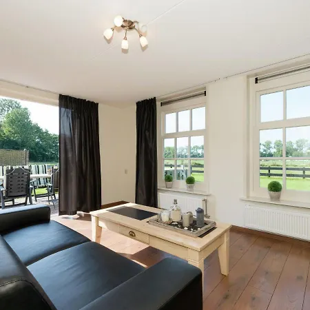 On Former Island Wieringen Vakantiehuis *