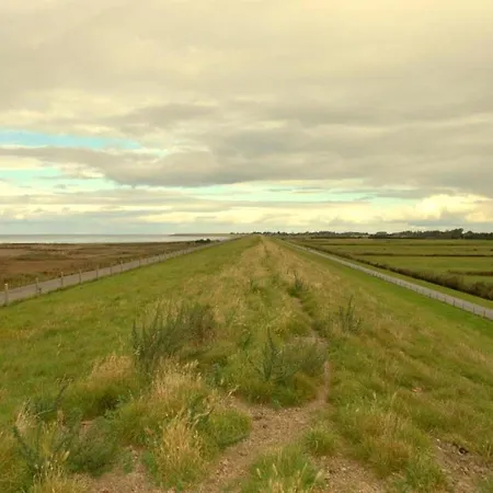 Near Lutjestrand Vakantiehuis